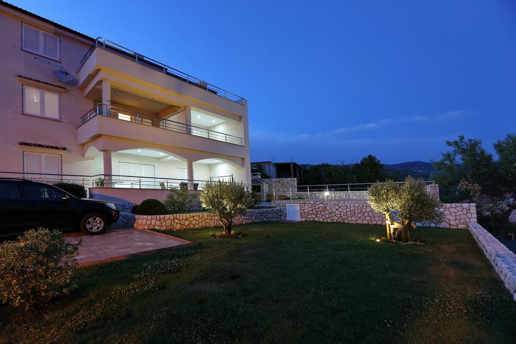 Apartments Villa Residenca Нови Винодолски Стая снимка