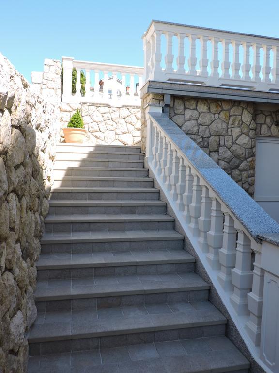 Apartments Villa Residenca Нови Винодолски Екстериор снимка