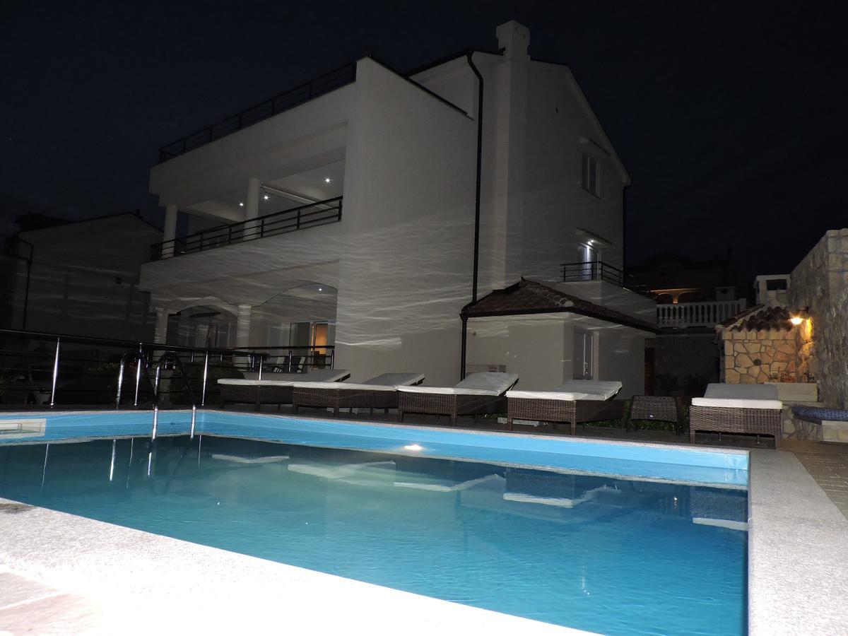 Apartments Villa Residenca Нови Винодолски Екстериор снимка